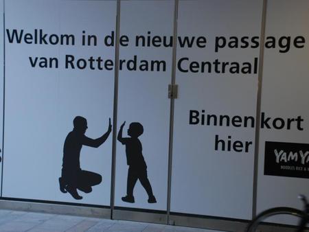 De nieuwe reizigerspassage van Centraal Station Rotterdam is zaterdag 10 november 2012, officieel geopend. De nieuwe passage is zes keer breder dan.