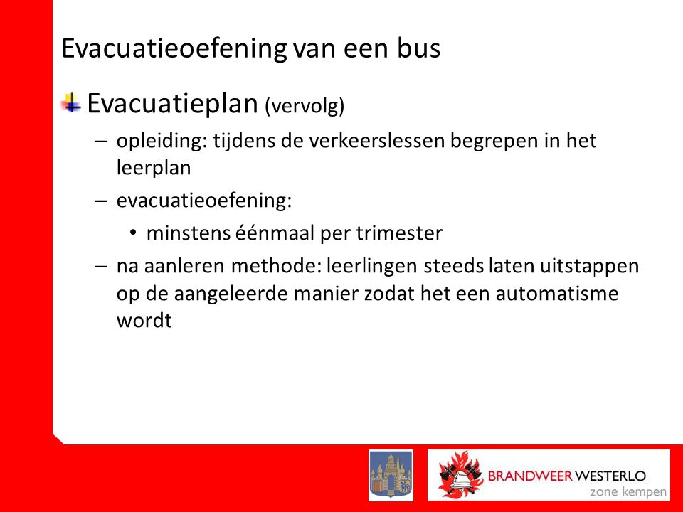 Evacuatieoefening van een bus